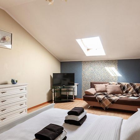Alfa Apartments Ohiienka 17 2 Lviv Ngoại thất bức ảnh